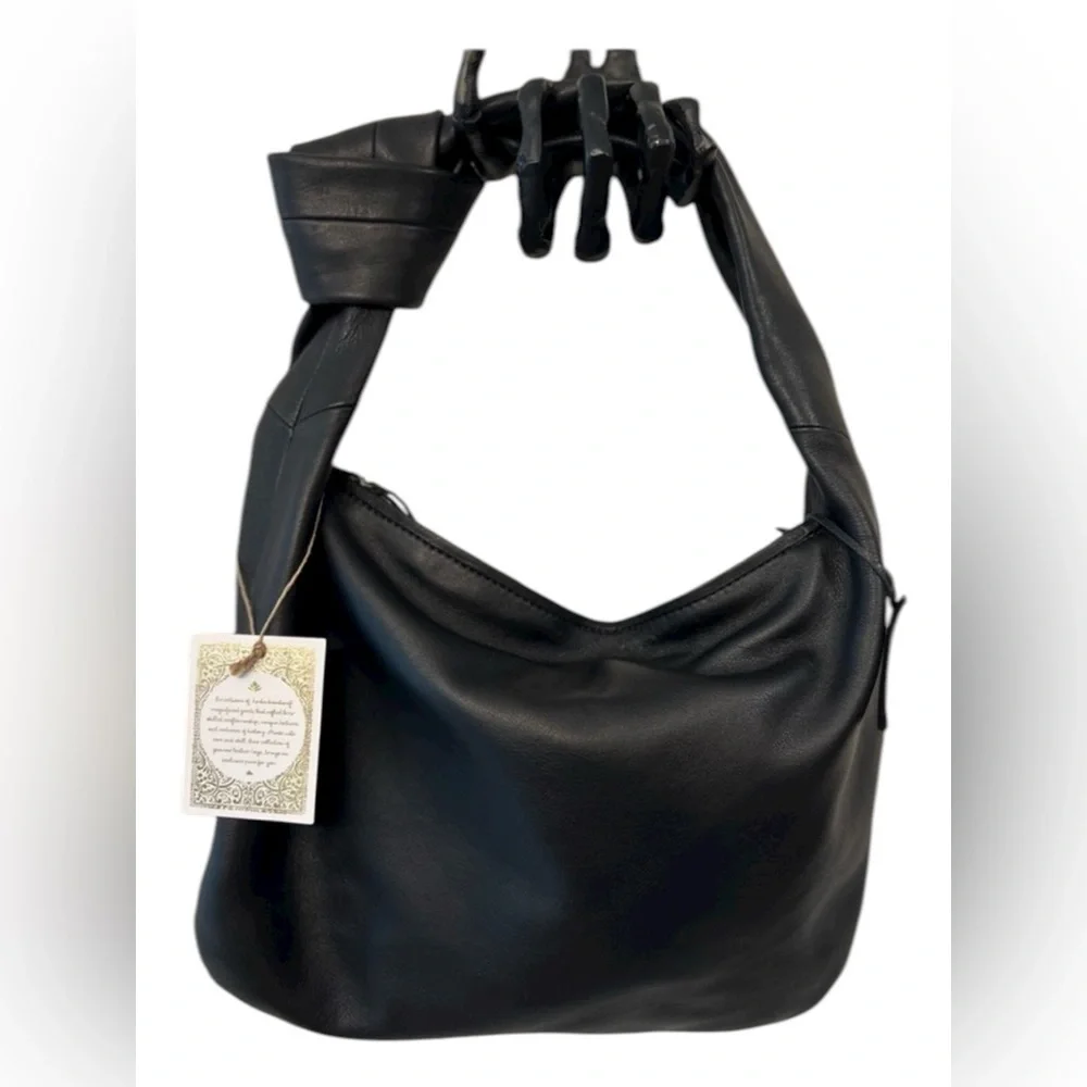 🔥🖤NWT-MADE IN INDIA, Leather Crescent super CUTE Knotted Shoulder Bag🖤🔥